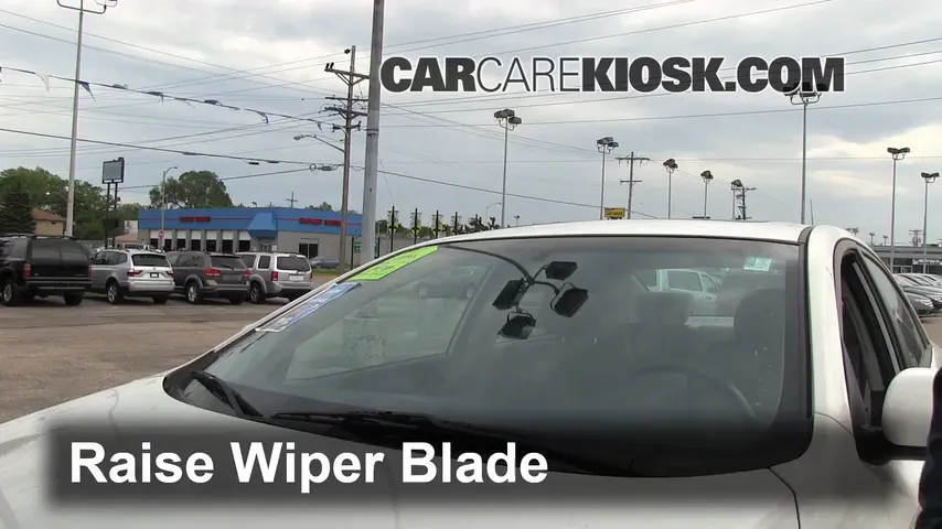 2010 Kia Forte EX 2.0L 4 Cyl. Sedan (4 Door) Windshield Wiper Blade (Front)